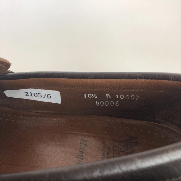 Allen Edmonds 10.5 B Hampton penny Loafer
Lug slip on Shoe Narrow brown main image 12